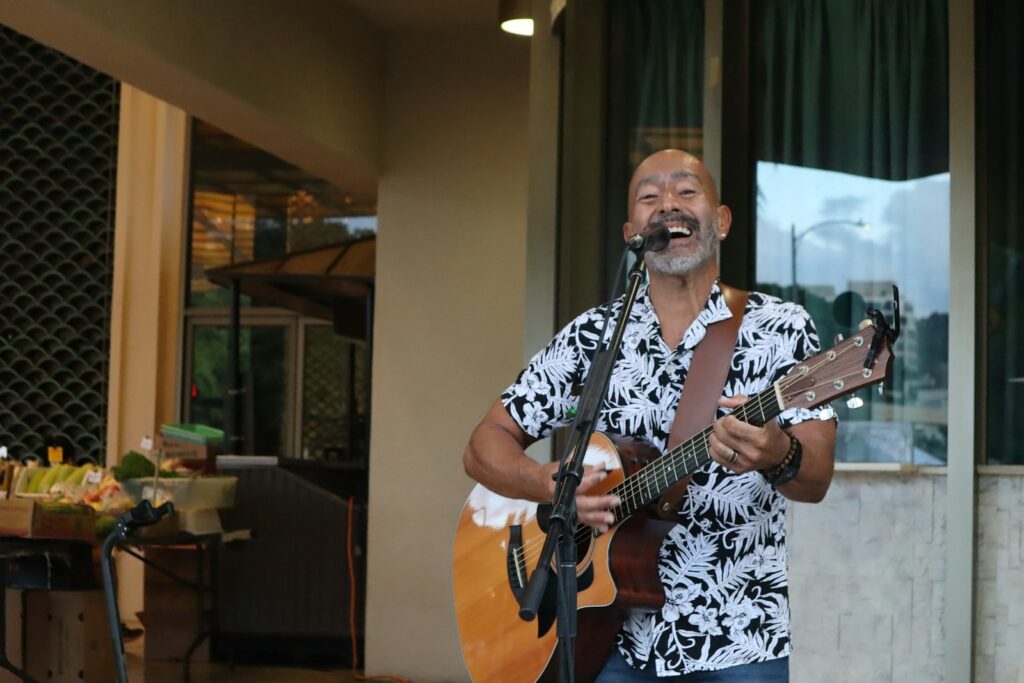 chanteur à la guitare